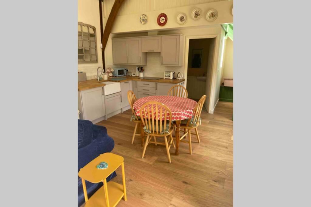 Gorgeous Comfortable Barn With Huge Private Orchard In Quiet Suffolk Location Depden Bagian luar foto